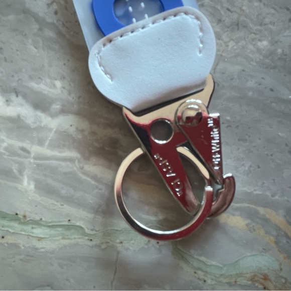 AUTHENTIC Off -White Industrial Keychain
Blue/Translucent  Designer Virgil Abloh - Picture 8 of 11